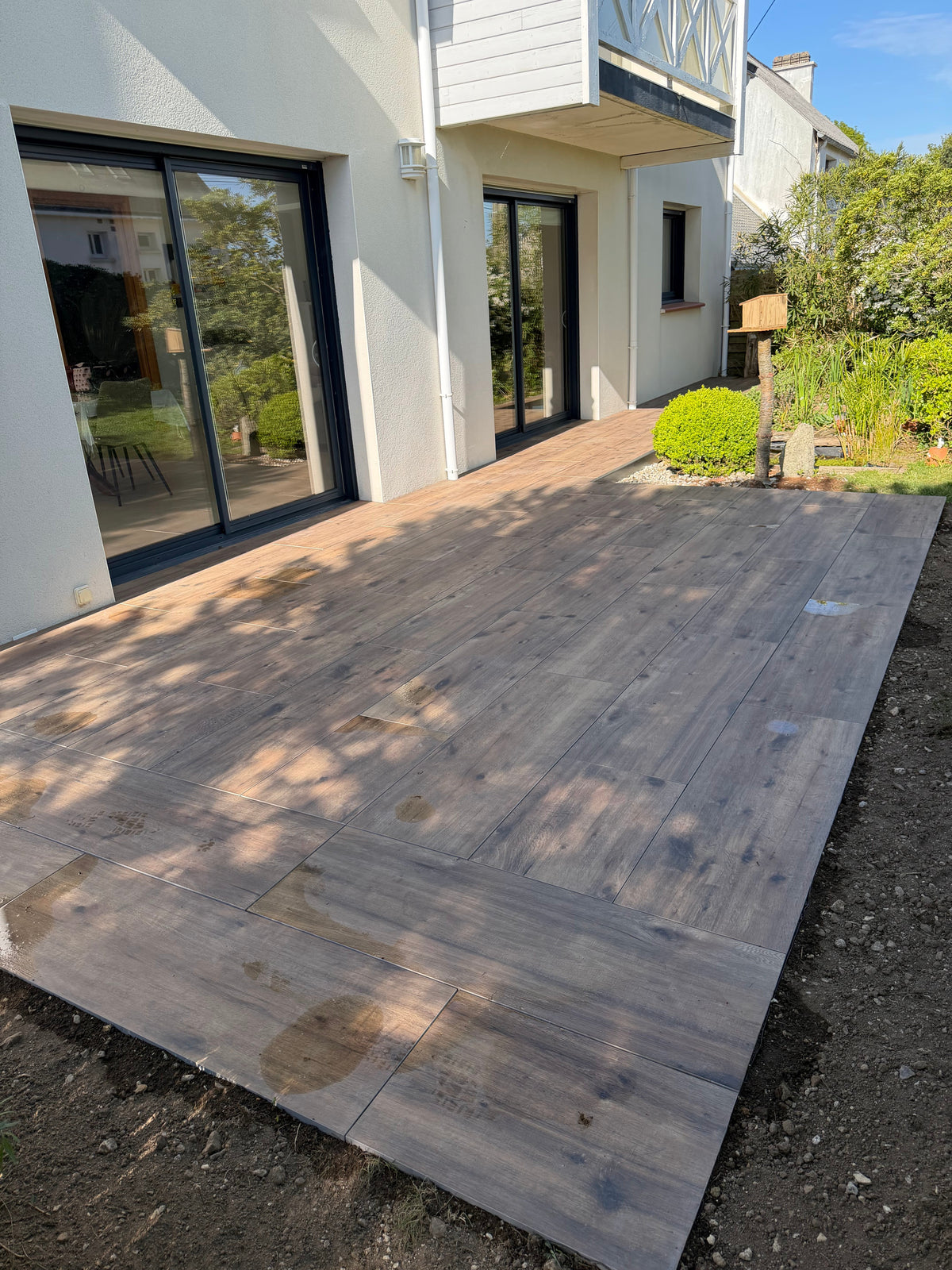 Du premier appel aux finitions : les étapes d'un chantier de terrasse